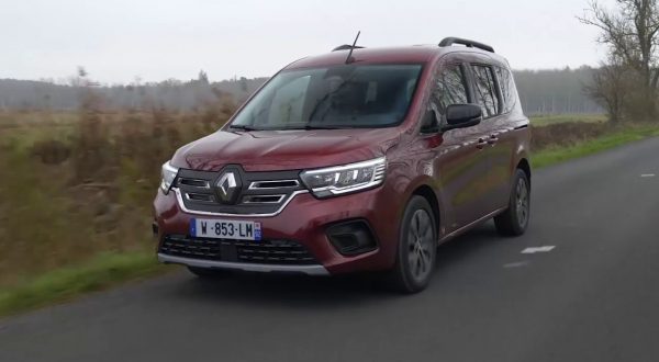 Renault, arriva Kangoo E-Tech