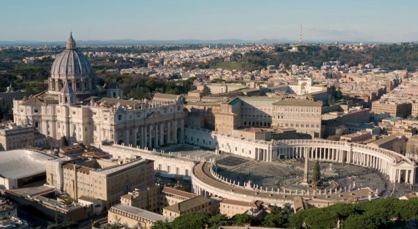 Udienza generale in Vaticano, domani i funerali di Benedetto XVI