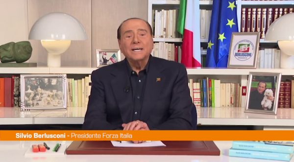 Berlusconi “Porteremo le pensioni minime a mille euro”