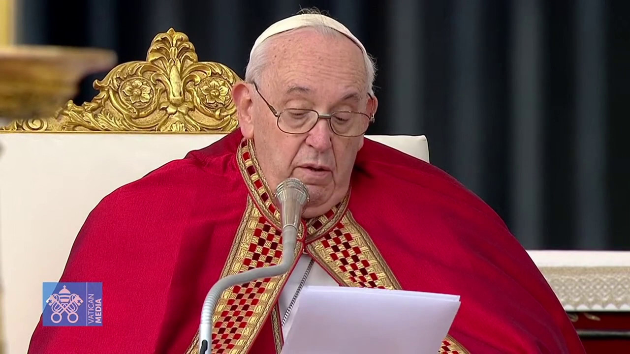 Papa Francesco “Benedetto ha elargito sapienza e dedizione”