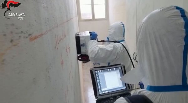 Messina Denaro, carabinieri a caccia di bunker nel covo con sonar e martello pneumatico