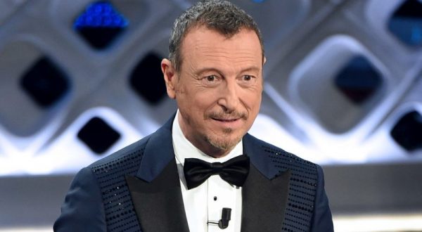 A Sanremo Benigni sul palco e Mattarella in sala