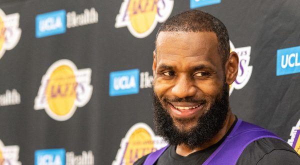 LeBron James scrive la storia, record di punti all-time Nba