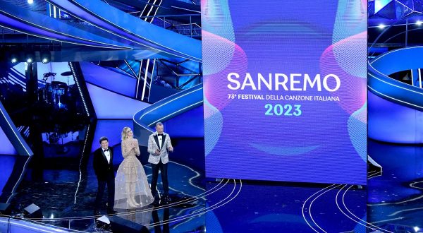 Boom di ascolti per la prima serata di Sanremo, share al 62%