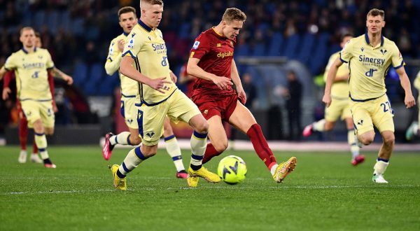 La Roma piega il Verona 1-0, gara decisa da Solbakken