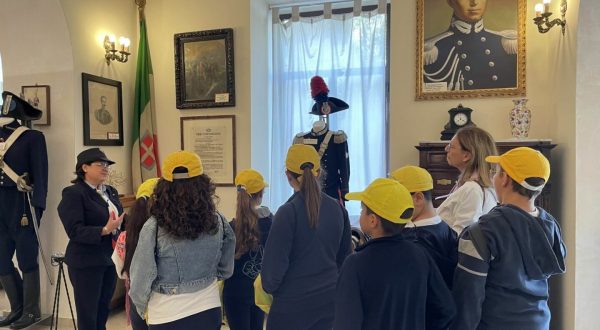 Studenti a scuola di legalità al Comando Legione Carabinieri Sicilia