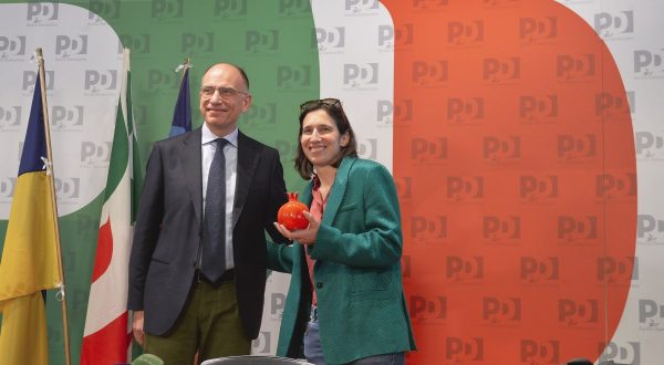 Pd, passaggio di consegne Letta-Schlein “Aprire subito il tesseramento”