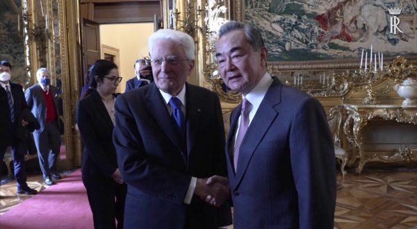 Mattarella incontra il direttore della diplomazia cinese Wang Yi