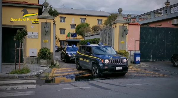 Grafico truffa il fisco, sequestro di beni nel Napoletano