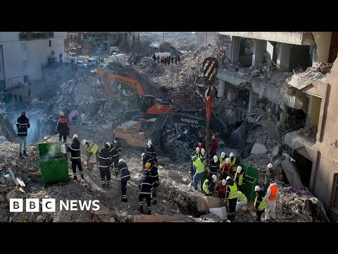 Turkey earthquake survivors still being rescued as death toll passes 46,000 – BBC News