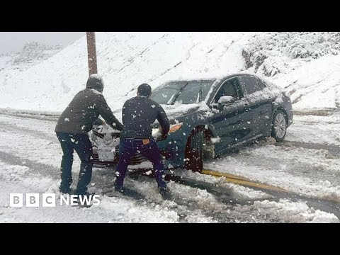 California storm wreaks havoc as snow hits Los Angeles –  BBC News