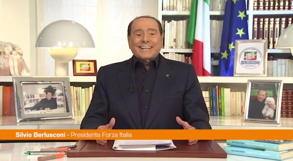 Berlusconi “Liberiamo l’Italia dalla burocrazia”