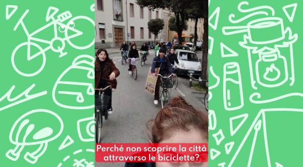 Clima, lo sciopero adesso si fa con la bici