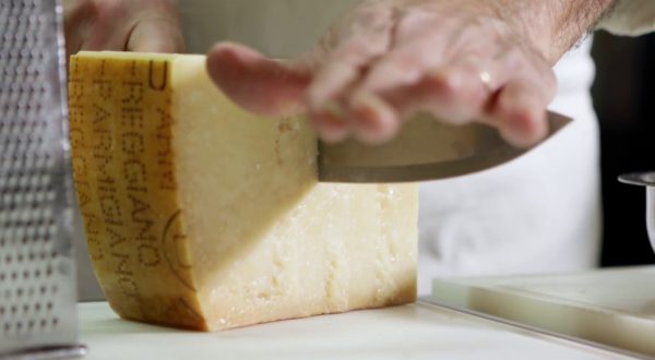 Parmigiano Reggiano torna a “Taste”, focus sulle lunghe stagionature