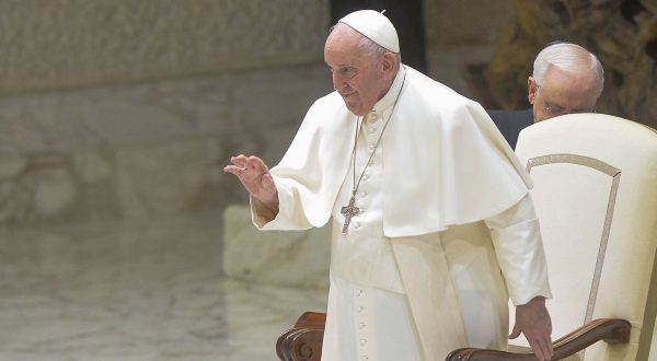 Papa Francesco “Se la stanchezza mi annebbierà darò le dimissioni”