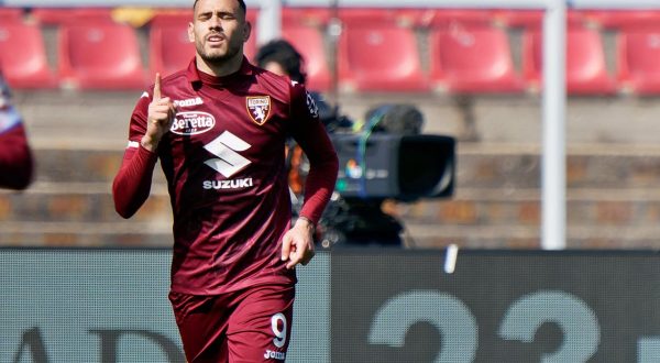 Singo e Sanabria, il Torino passa 2-0 a Lecce