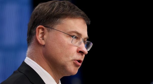 Ue, Dombrovskis “Passi avanti verso nuove regole di bilancio”