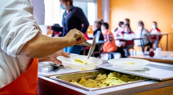 Nas, controlli alle mense scolastiche. Una su tre è irregolare