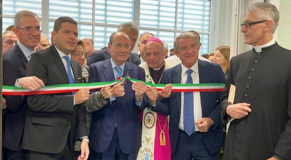 Schifani inaugura nuova Area Emergenza al Garibaldi di Catania