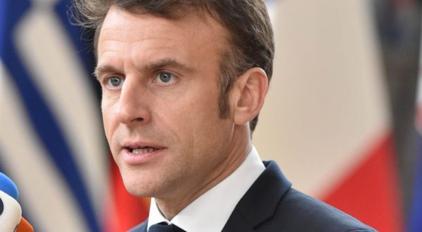 Francia, Macron “Inevitabile la riforma delle pensioni”