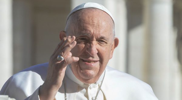 Papa Francesco ricoverato per un’infezione respiratoria