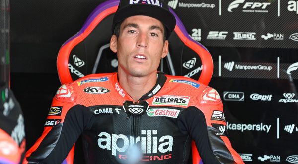 Espargarò e Vinales, doppietta Aprilia nelle libere MotoGp