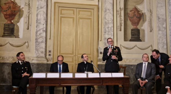 I Carabinieri restituiscono libri rubati alla Biblioteca di Monreale