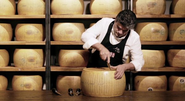 Parmigiano Reggiano, nel 2022 giro d’affari da record a 2,9 miliardi