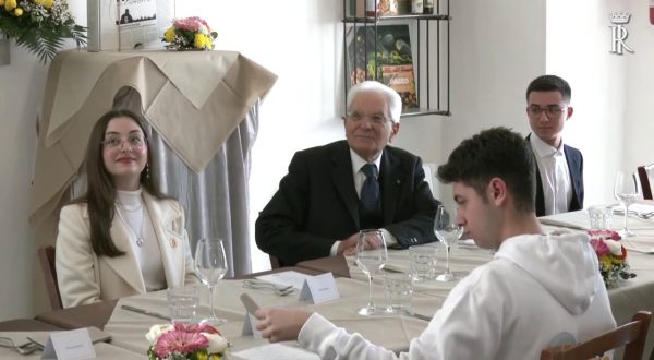 Legalità, Mattarella al ristorante solidale “Nuova Cucina Organizzata”