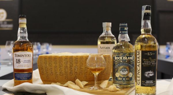 Al Vinitaly il “pairing” tra whisky scozzese e Parmigiano Reggiano