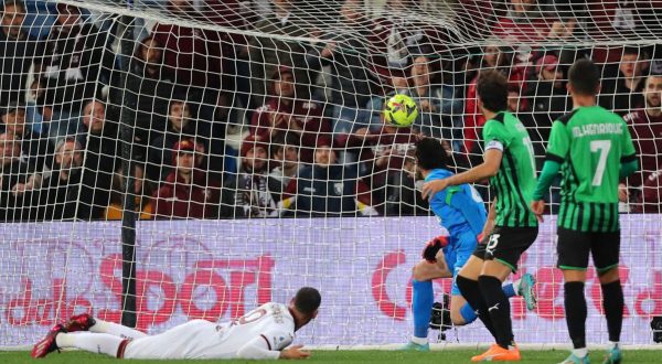 Sanabria risponde a Pinamonti, Sassuolo-Torino 1-1