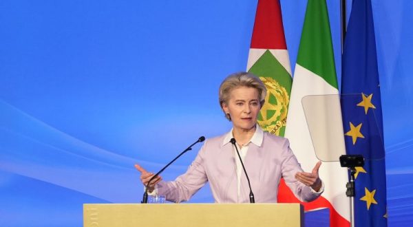 Ucraina, Von Der Leyen “Cina influenzi la Russia per soluzione di pace”