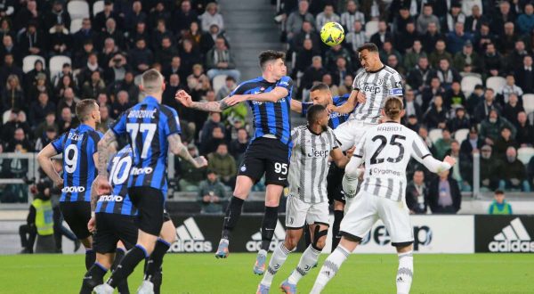 Pari e rissa, Juve-Inter 1-1 in andata semifinale Coppa Italia