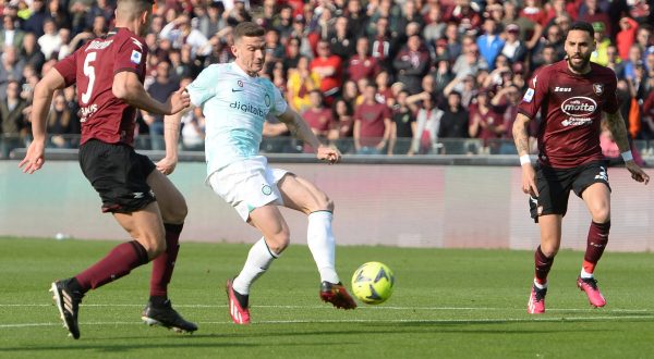 Candreva risponde a Gosens al 90°, Salernitana-Inter 1-1