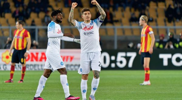 Il Napoli rialza la testa e vince a Lecce 2-1