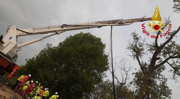 Cede piattaforma, due operai morti e un ferito grave nel milanese