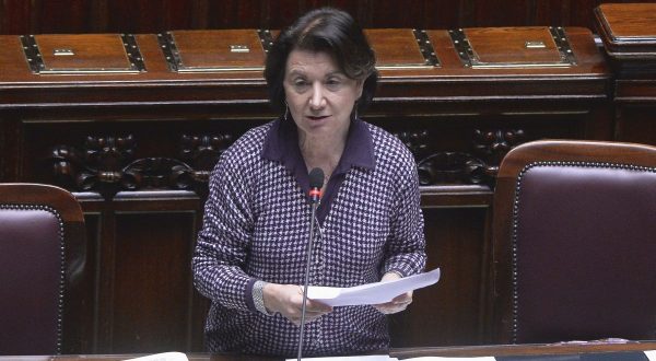 Roccella “Natalità è questione di sistema, non di bonus”