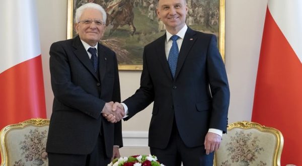 Immigrazione, Mattarella incontra Duda “Ue superi regole della preistoria”