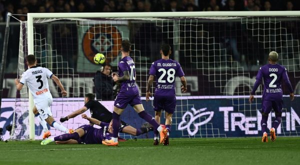 La sblocca Maehle, risponde Cabral: Fiorentina-Atalanta 1-1