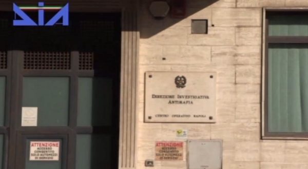 Camorra, arrestato il sindaco di Melito per voto di scambio mafioso