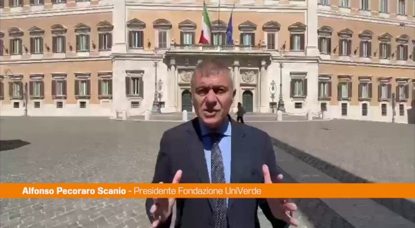 Pecoraro Scanio “Assurdo silenzio su aggressione a inviato Striscia”