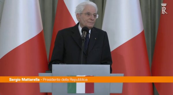 Migranti, Mattarella “L’Ue superi le vecchie regole”