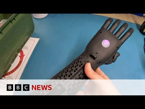 The factory making bionic arms for Ukrainian soldiers – BBC News