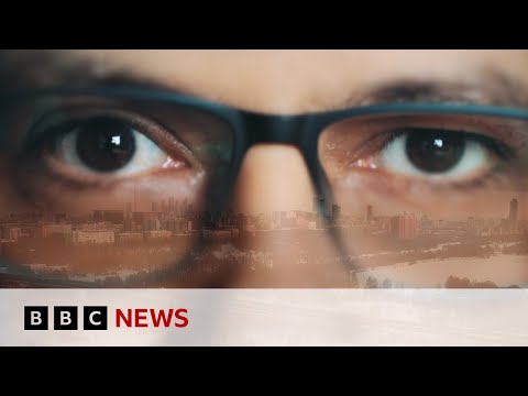 Undercover investigation exposes doctors selling dangerous eye treatments – BBC News