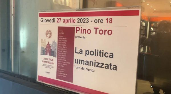 Pino Toro racconta “La politica umanizzata” in un libro