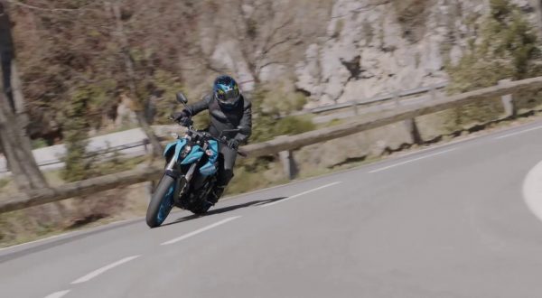 Da Suzuki la nuova street  fighter GSX-8S