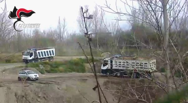 Tonnellate di rifiuti sotterrate nel Parco Nazionale del Vesuvio