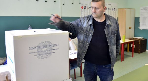 Exit poll, a Catania Trantino al 62-66%, a Trapani testa a testa