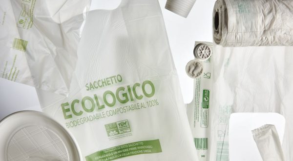 Bioplastiche compostabili, vola il riciclo. Obiettivo 2030 già superato