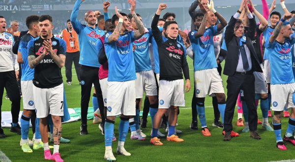 Il Pallone racconta – Napoli festa, Juve seconda